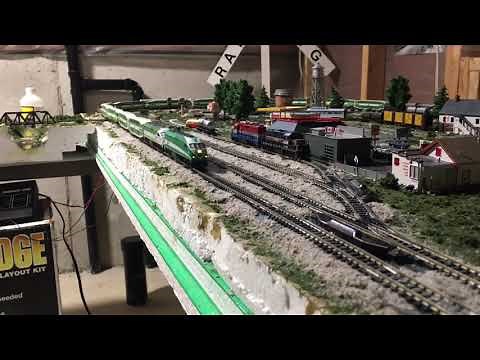 GO Transit Trains in N scale (Old and New) with Kato MP36s