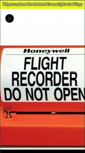 Why Aeroplane Has Red And Green Light On Wings