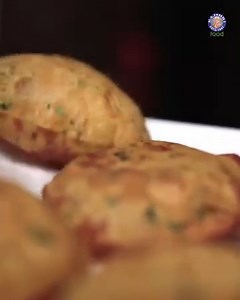 Aloo Puri is a very popular Indian breakfast dish. It is yummy, easy to make and most importantly tasty & tummy-filling. Pair it up with a pickle and enjoy the delicious Aloo Puris. So with chef Ruchi Bharani, learn to make Aloo Puri only on Rajshri Food. Ruchi Bharani Ingredients: - 1 big potato, boiled and grated - 2 green chillies, deseeded and chopped - 1/4 tsp coriander and cumin seed powder - 1/4 tsp red chilli powder - 1/4 tsp asafoetida - 1 tbsp oil - 1 cup wheat flour - 1 tbsp coriander
