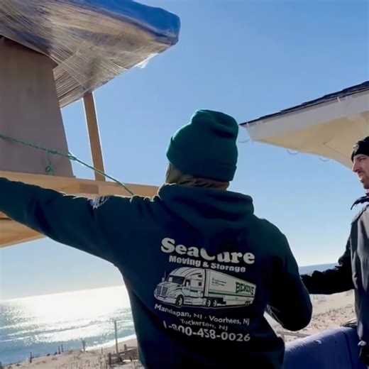 Moving by the beach comes with its own set of challenges: tight access, limited space, and heavy furniture that simply won’t fit through doors. In this move, our crew worked together to safely hoist a large piece into place, relying on clear communication and experience every step of the way. This is what professional moving looks like behind the scenes. 🌐 www.seacuremove.com #SeaCureMoving #BeachMove #ProfessionalHoisting #wednesdayvibes #NJMovers #BehindTheScenes #hoisting | Sea Cure Moving, 