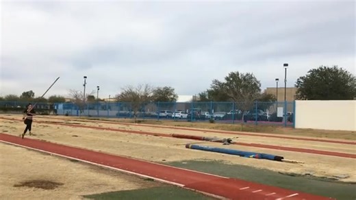 American #polevaulter Allison Stokke See more on http://www.athleticsnews365.com/american-pole-vault-athlete-allison-stokke/ | Sport Babes