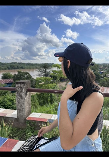 El duelo es un proceso muy doloroso, es muy difícil de aceptar, de asimilar, pero todo tiene su tiempo, sé que poco a poco aprenderé a vivir con este dolorcito que siento en mi pecho todos los días, me refugio en mis amigos y familiares que son un gran soporte, hay días en los que no sé a dónde ir, a veces solo prefiero dormir para no sentir, cada paso que doy es un esfuerzo, me cuesta mucho pero sé que estoy bien, los días pasan y aún sigo viviendo en lágrimas en el ayer…. #duelo