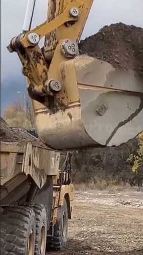 CAT 352F Loading Soil Into CAT 730 Like a Beast! 🔥 #earthmoving #heavyequipment