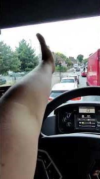 A race to the other side 😮‍💨 Day in a life of a new HGV driver #hgv #trucking #newhgvdriver #london