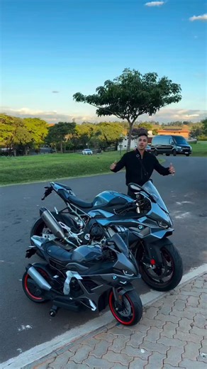 CHRYS DIAS | CARRO CHEFE DOS MENOR | Instagram