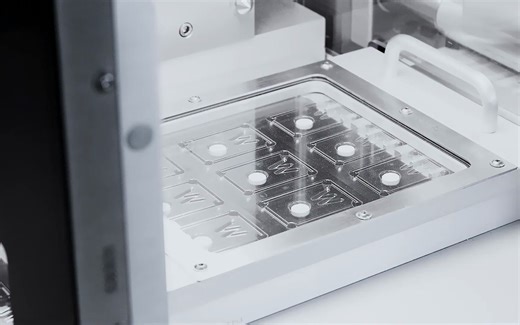 Uhlmann Blister machine B 1240 Containment