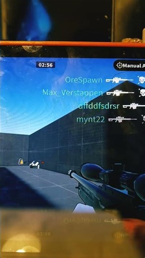 l am playing games on my ipad on roblox shouting