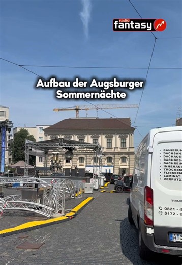 Wir sind mitten im Aufbau der Augsburger Sommernächte Am Donnerstag gehen sie auch schon los! ✨ Die wichtigsten Infos kommen von Veranstalter und Leiter des Augsburg Marketings Ekkehard Schmölz: 1. Seid alle 3 Tage am Start 💪🏻 2. Zwischenwasser ist richtig und wichtig 💦 3. Die Radio Fantasy Bühne ist cool 😎 #SommerNächte #aux #augsburg #openair