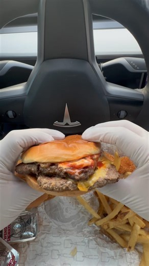 Wendys gets the job done🍔🐔🍟 #food #asmr #mukbang @Wendys