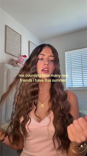 carys_murphy (@carys_murphy)’s video of me counting the friends for summer