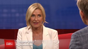 Das war knapp! Aber wie schön, dass Unternehmerin und Die Höhle der Löwen-Jurorin Dagmar Wöhrl es noch rechtzeitig zu uns geschafft hat. 🙂 Das Gespräch zum Nachgucken: https://1.ard.de/Dagmar_Woehrl | DAS! im NDR Fernsehen