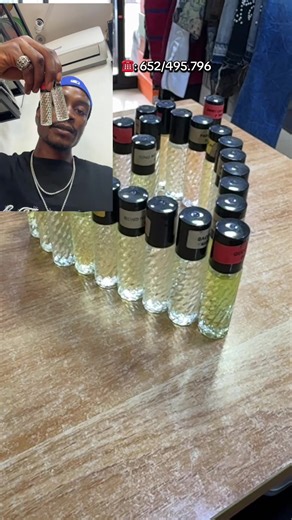 This American 🇺🇸 made oil perfume is a complete Game changer when it comes to smelling good 😌. Totally worth it… 😮‍💨 send a dm or contact me through the number on your screen if you’re interested 😎 don’t be late 😂🙌🏿#cameroontiktok🇨🇲 #viralvideo #perfume #fypシ゚ #fragrancetiktok