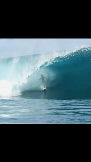 72K views · 381 reactions | @gilbertteave Teahupo'o 酪 @bogus689 clip  #surfing #tahiti #teahupoo #wavesoftheworld #reelsinstagram #reelsvideo | Chris Kincade | Facebook