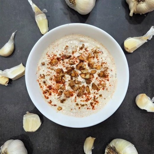 5 Minutes Recipe / Garlicky Yogurt Dip / Burani Raita / Dhaba-Style Garlic Raita at Home