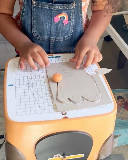 Beaver bot makes cutting safe for kids. Link to machine : https://amzn.to/3Lj8xy #cardboardcraft