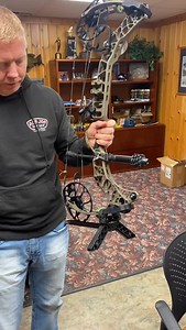 The Kwik Stand Tri-Pod is that easy! One hand and a spin of the wrist. #archery #pineridgearchery #archerylife #3darchery #bowhunter #archerygear #madeintheusa | Pine Ridge Archery