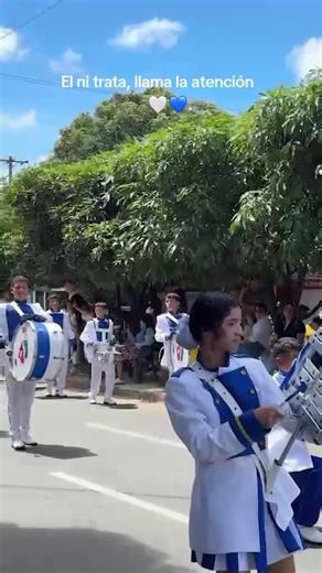 El ni trata llama la atención - frase viral y significado