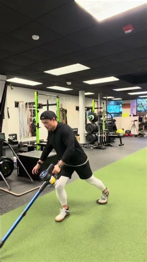 Exercising while cleaning? Yes please! #movementismedicine #healthylifestyle #fitness