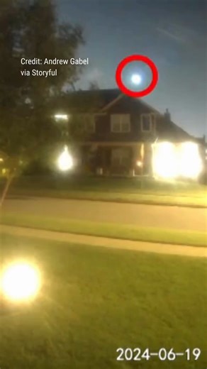 CLOSE CALL: Doorbell camera captures the moment a Boeing jet flew less than 500 feet over a residential neighborhood, setting off alarms and frightening residents. | Fox Business