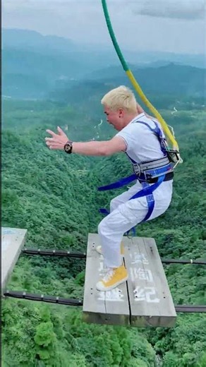 This insane cliff bungee is only for real adrenaline lovers:Asmr Bungee Jumping