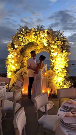 Coastal Wedding Decor 🌊✨ THIS IS STUNNING #beachwedding #weddingdecor