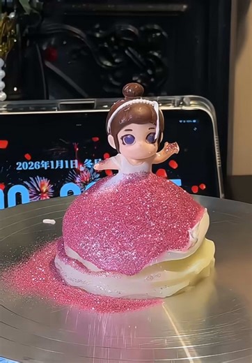 Bánh kem chảy kim tuyến, hoa tươi hay kẹo đường đẹp hơn nhỉ #xh #banhkem #bánhsinhnhật #sinhnhat #Honeybakery