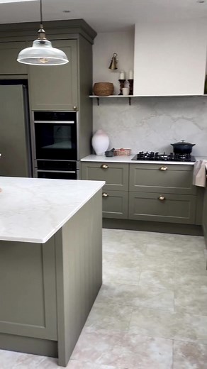 Our Shaker Ermine kitchens in Olive Green seem to be one of our most popular colour combos at the moment and after seeing this stunning space we can see why 😍 📸 @homeatspringbank #wrenkitchens #wrenovation #wren #kitchen #kitchendesign #olivegreen #greenkitchen #greeninteriors #shakerkitchen #renovation #homedecor #kitchenhacks #tiktok #fyp #fypp #foryou #foryoupage #trending #fypシ #interiors #interiordesign