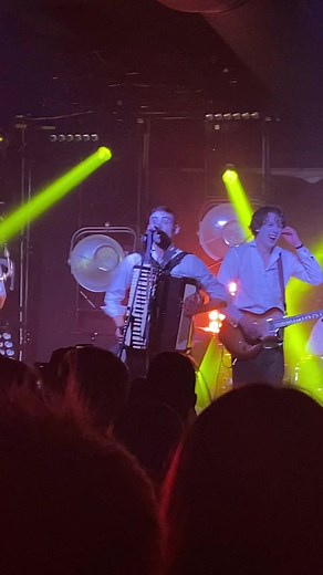 ак з відосами концертів ш на TikTok