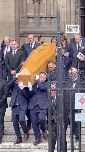 Claude Chirac, fille de Bernadette, et son fils Martin Rey-Chirac, sortent des obsèques ce vendredi.