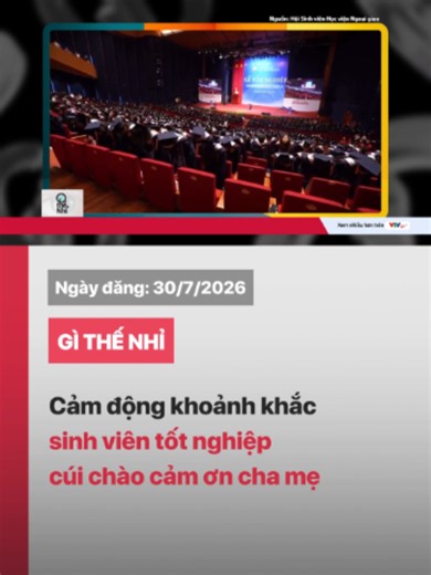 Trong gia đình Việt, cha mẹ và con cái thường ít bày tỏ tình cảm bằng những hành động quá trang trọng. Người trong một nhà vẫn thường chỉ yêu thương nhau như một thói quen. Có lẽ vì thế, chúng ta khá dễ cảm ơn một người lạ đã giữ cửa giúp mình, nhưng lại gượng gạo khi cảm ơn cha mẹ, dù họ đã cả đời đứng chờ mình trước cửa. Bởi vậy, một hành động tưởng như đơn giản lại trở nên ý nghĩa trong một ngày đặc biệt. #vtv24 #vtv24news #githenhi