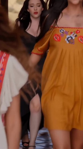 Kat Dennings jiggling down the steps from Dollface (tv show) #katdennings #kat #dollface #hulu #2brokegirls #tvclip #fullfiguredwoman #viralvideos #celebrity