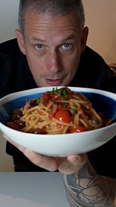 Spaghetti alla puttanesca 🍝👌 Ingredients for 1 portion - 125g spaghetti - 8 cherry tomatoes, cut in half - 100g diced canned tomatoes - 4 anchovies - 8 olives, cut in 1/2 - 20 capers - 3 tbsp olive oil - Good pinch of chopped parsley - 3 cloves garlic, crushed - 1/2 long red chilli, sliced thin (or a pinch of dried chilli flakes) - Salt for pasta water (and small pinch for the sauce, be careful it won't need much) Method 1. Start by cooking your spaghetti in a pot of salted boiling water to th