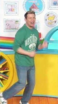 Derek dances to 'Wake Up Shake Up' in the Milkshake! Studio