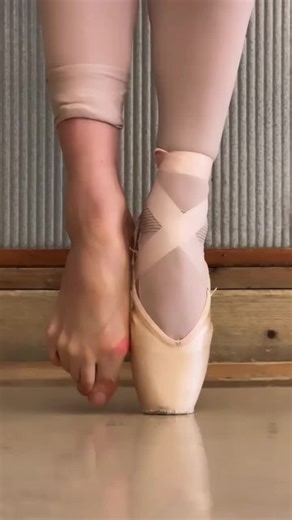 Inside de pointe￼ shoes 🩰💗 @simpledancerslife | Ballerina de Tutu