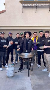 SUIE on Instagram: "Teaching @thesefooss How To Make A Discada 😮‍💨🇲🇽"