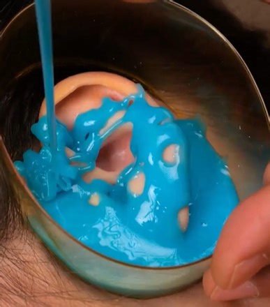 These silver ear cuffs are crafted to perfection! | 5-Minute Crafts GIRLY