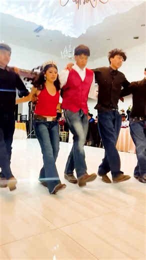 Emily’s Surprise Dance 🤩 | Fairytale Dances