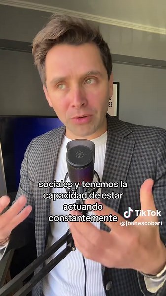 ¿Sientes que llegó el momento de dejar repetir los mismos patrones? Deja de esperar y perseguir y conviértete en quien lo crea Emocionalmente imparable, crea una nueva realidad Únete hoy al cambio! Entra a www.johnescobar.com o mi perfil Nos vemos allá #éxito #manifestar #comunicación #mentalidad #emociones