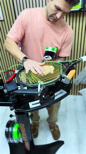 Wilson blade string genesis Hexa infinite string machine Signum pro s 6-700 #asmr #strings #tennis