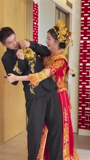 Traditional Chinese Wedding Dress Moment | Fun Wedding Scene 😍 #wedding #love