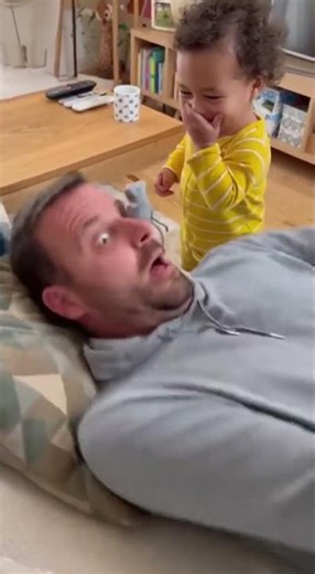 Baby’s Tiny Prank Wakes Snoring Dad! 😂🐭💥