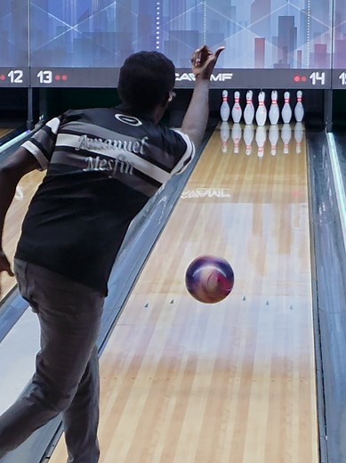 Left-Hand Bowling Tips for Better Performance