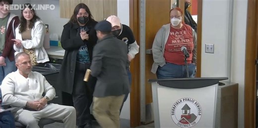 I appreciate the effort of the first mom. Also, pull your kids from that school. No way in the Firey 🔥 pits of @JBPritzker delusional land would I let my kid step one toe into any public schools in the state of IL. Sick and demonic! #protectchildren #protectfemales