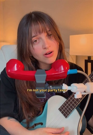Billie Eilish's Party Favor Performance on Telephone Mic