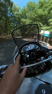 Inject new technology and vitality into your classic bike with the CHIGEE AIO-5 series. It features the finest screen and most responsive touch experience (glove-friendly), clear even in sunlight, enabling you to foresee every curve ahead and confidently control your ride. 🔝 #CHIGEE #chigeeglobal #aio5lite #aio5play #xtz750 #yamahaxtz750 #MotorcycleTech #ridinggear #bikers | Chigee Global