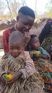 Look, these women, their husbands went hunting and came back empty-handed, now they're eating mangoes for lunch. #hadzabe #hadzabelife #hadzabereels #HadzabeCulture | Hadzabe Life Adventures