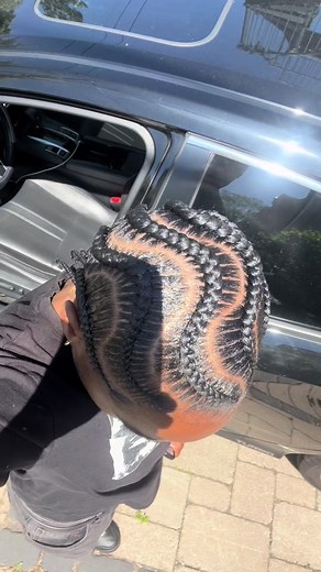 I’m obsessed with these wavy braids #stitchbraids #torontobraider #4chair #cornrows #braidstyles #thedollhouse246 #fyp