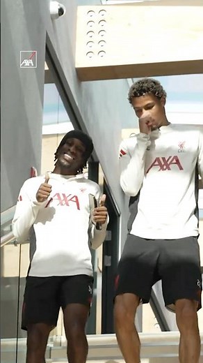 Good vibes at training 😆