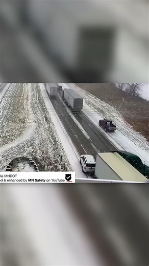 Huge Semi Pile Up caught on camera | Midwest Safety