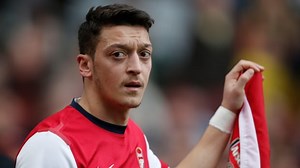 Arsenal v Hull City: Mesut Özil to play after month-long break – video